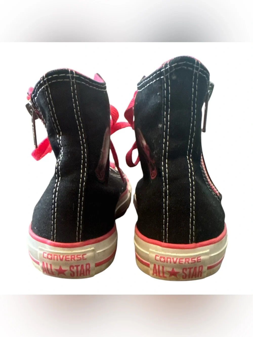 Converse Black Canvas High-Top Sneakers with Hot Pink Accents Women’s 6 - Picture 2 of 6